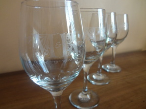 Engraved wine glasses for wedding reception